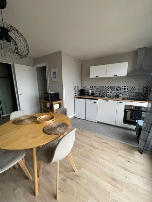 Appartement Urbain A Deux Pas De La Plage Le Havre Luaran gambar